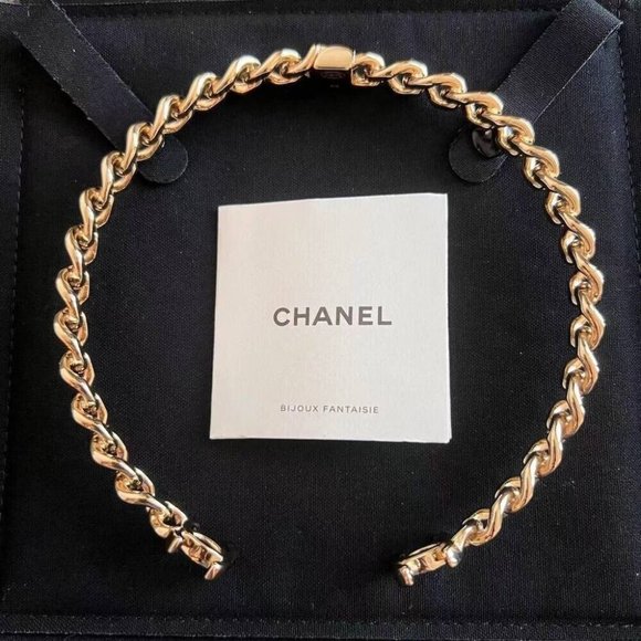SOLD     Chanel 22C Gold CC Choker Necklace MEDIUM - Picture 5 of 11